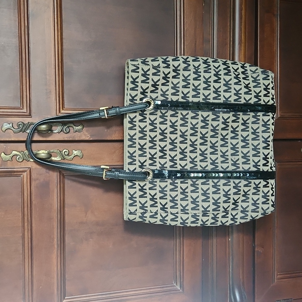 Michael Kors tote